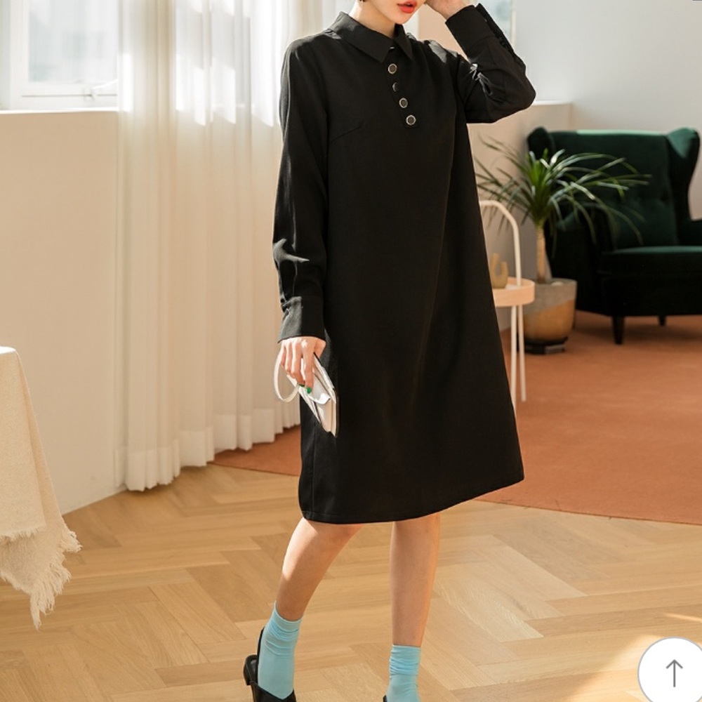 HP🎊NWOT Button Black Dress